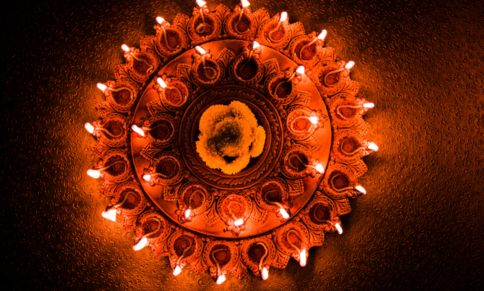 8 DIY Ideas to Make Wall Hangings for Diwali 2024