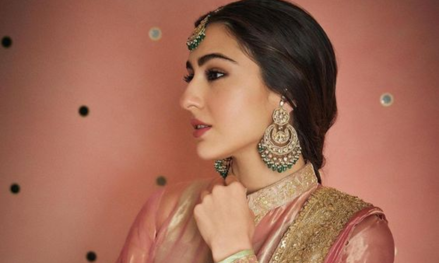 9 Gorgeous Earrings Inspired by Sara Ali Khan for Chhath Pooja