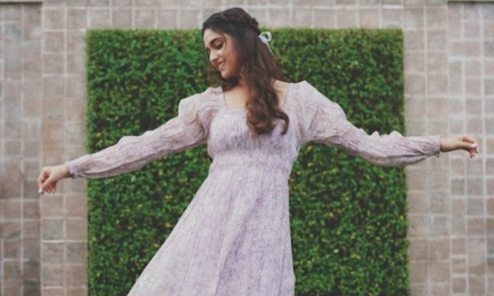10 Perfectly Picked Office Outfits for Women