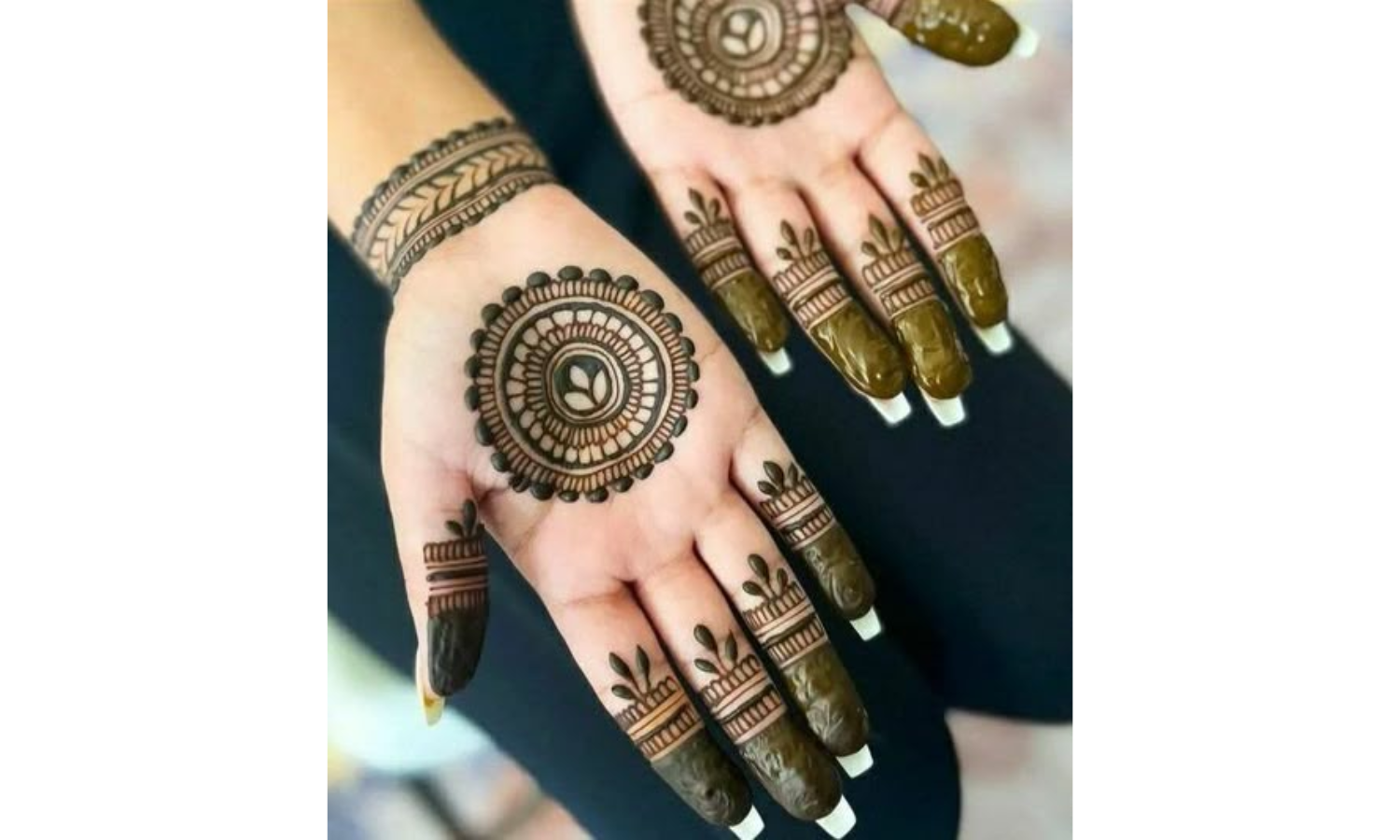 6 Elegant and Simple Palm Mehndi Designs for Ramadan Celebrations