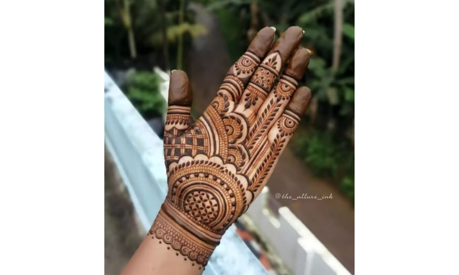 6 Elegant and Simple Palm Mehndi Designs for Ramadan Celebrations